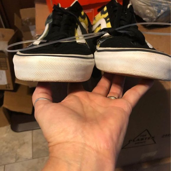 Men's Vans Old Skool Tie-Dyed Sneakers - 10 - Picture 7 of 10